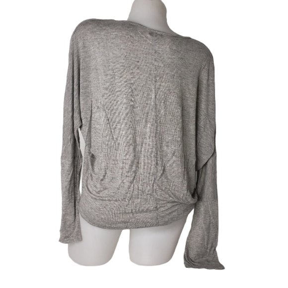 LOVE CULTURE FASHION MAGAZINE OVERSIZED LONG SLEEVE TOP SIZE MEDIUM - Picture 2 of 8